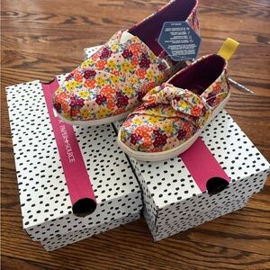 MOM & ME TOMS slip-ons